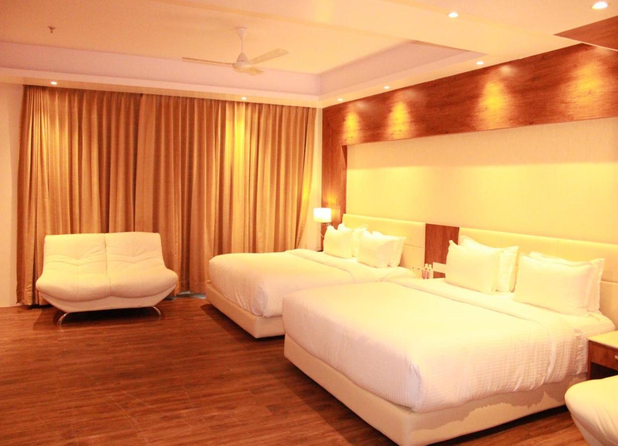 Sarovar Portico, Somnāth Esterno foto