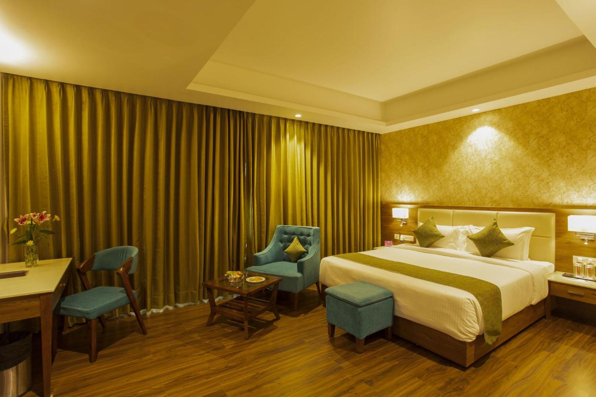 Sarovar Portico, Somnāth Esterno foto