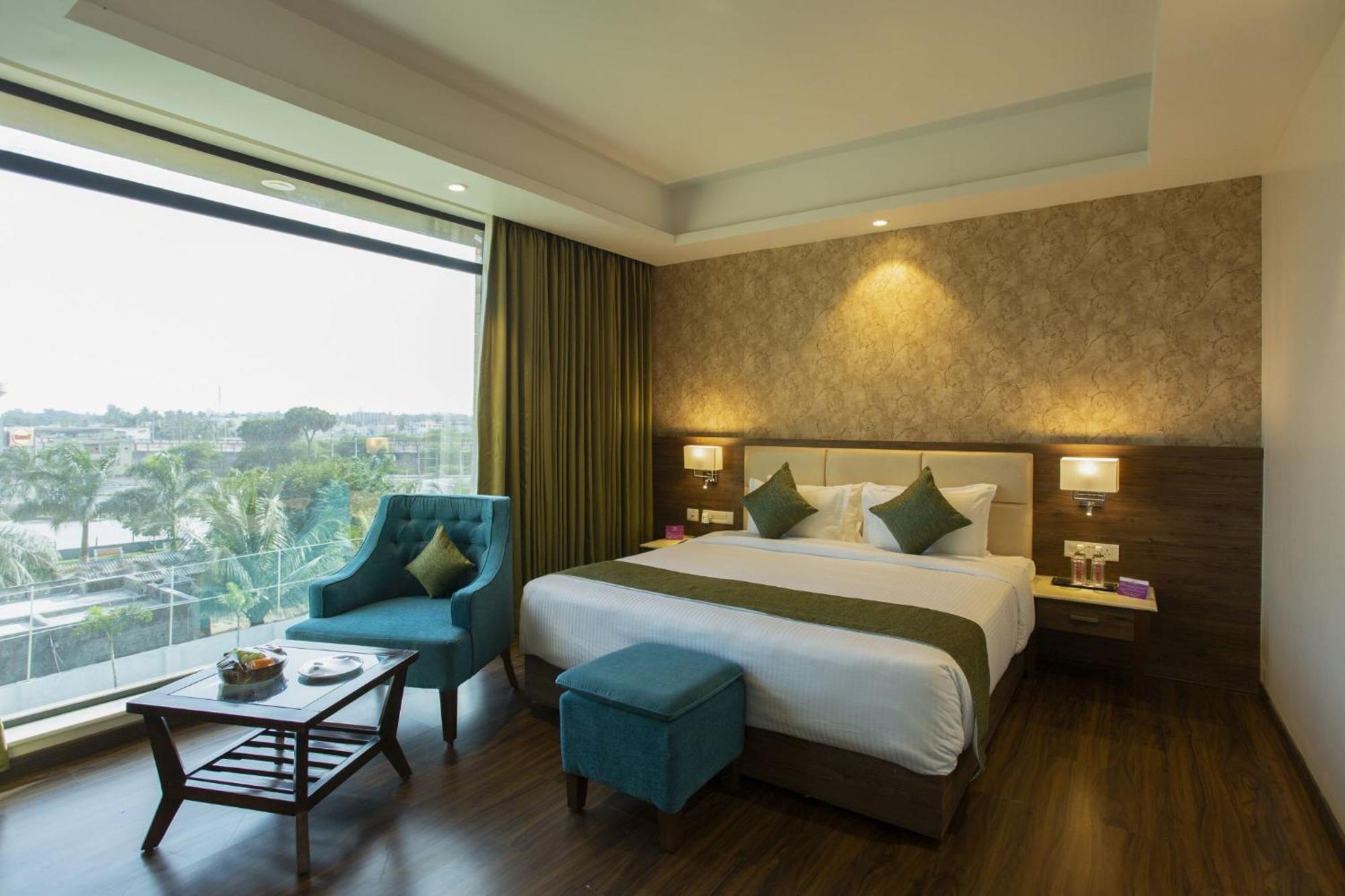 Sarovar Portico, Somnāth Esterno foto