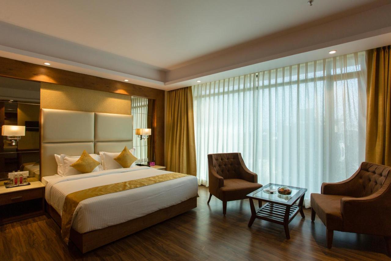 Sarovar Portico, Somnāth Esterno foto