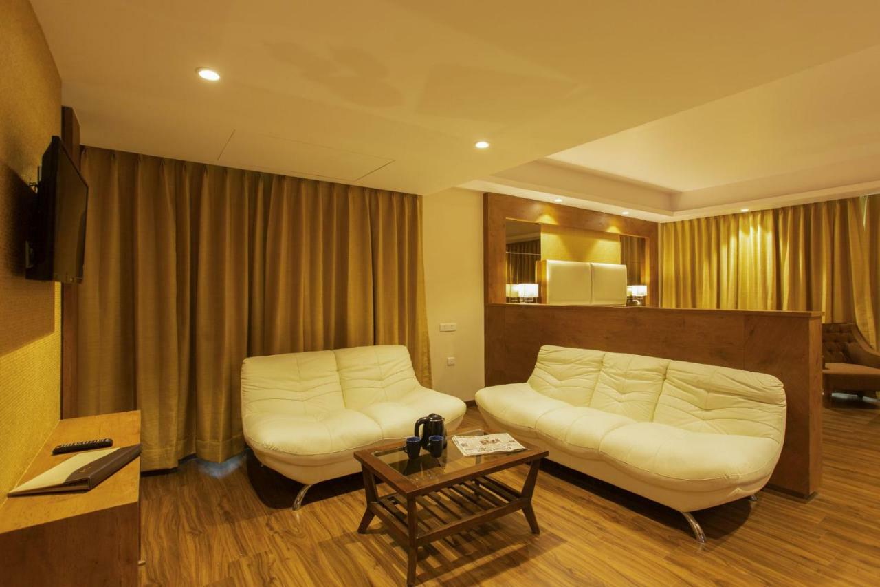 Sarovar Portico, Somnāth Esterno foto