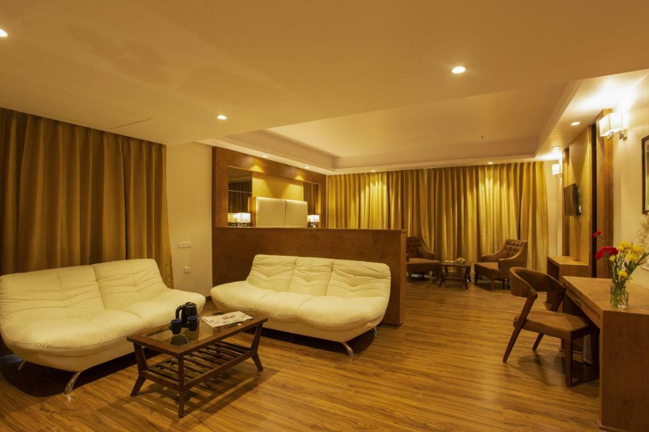 Sarovar Portico, Somnāth Esterno foto