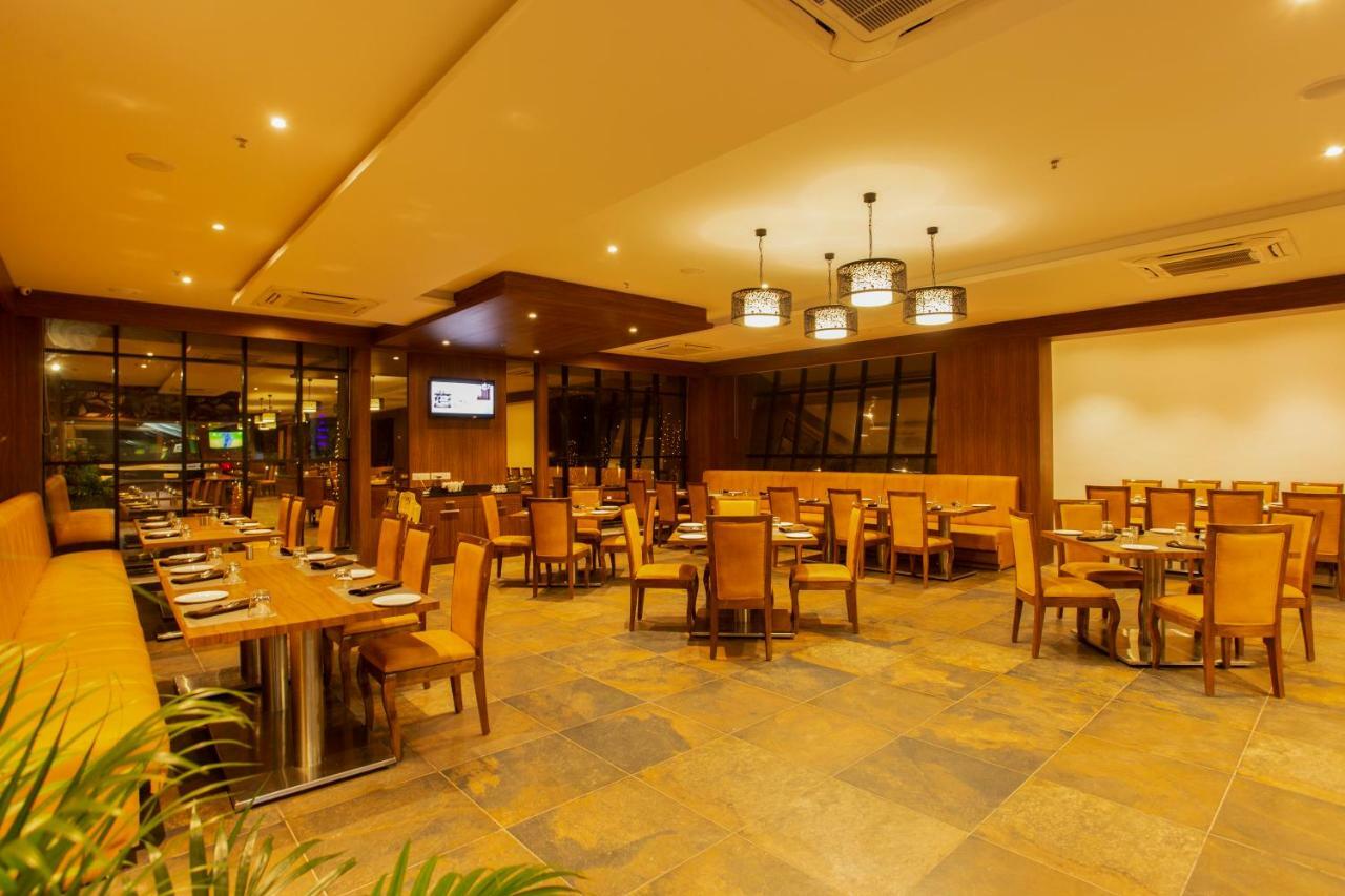 Sarovar Portico, Somnāth Esterno foto