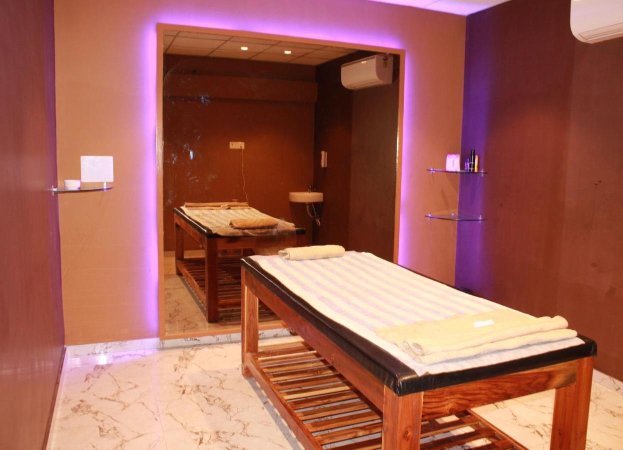Sarovar Portico, Somnāth Esterno foto